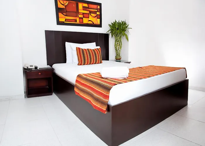 TAMA Hotel Granada Real Cali