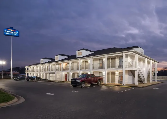 Motel: Baymont By Wyndham Tuscaloosa