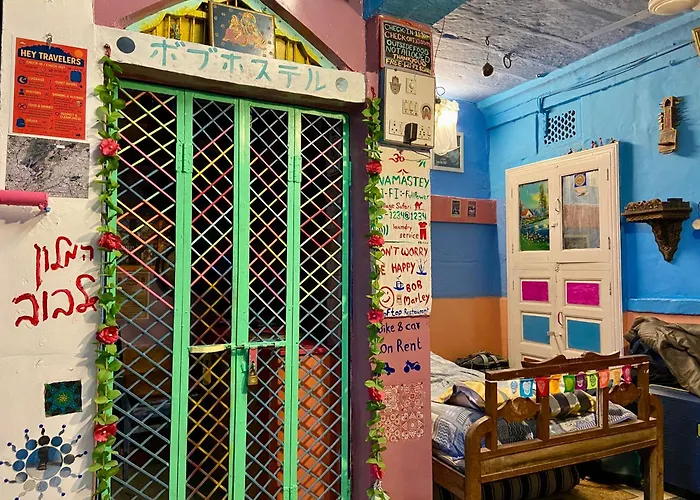 Bob Hostel