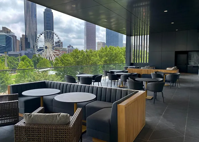 Hotel with pool: Omni Atlanta Hotel At Centennial Park