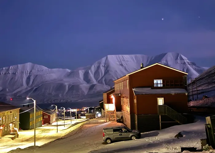 Gjestehuset 102 - Your Home Away From Home!