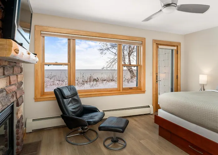 East Bay Suites