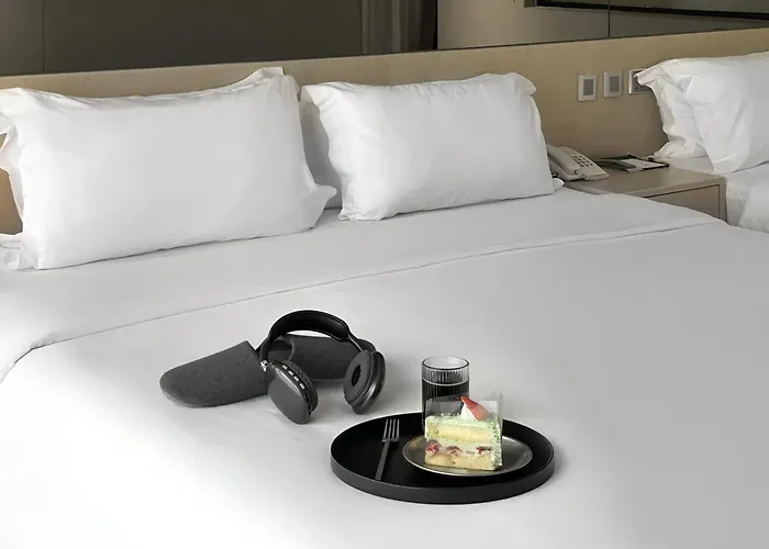 Hotels Close to Airport Eco Tree Causeway Bay