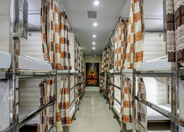 Hotel New Frontier, City Centre - Walk In Chandni Chowk & Old Delhi Station