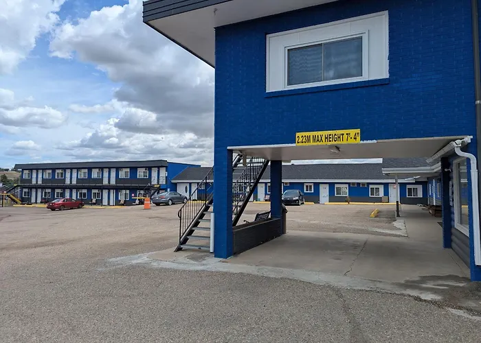Riverside Motel & Suites