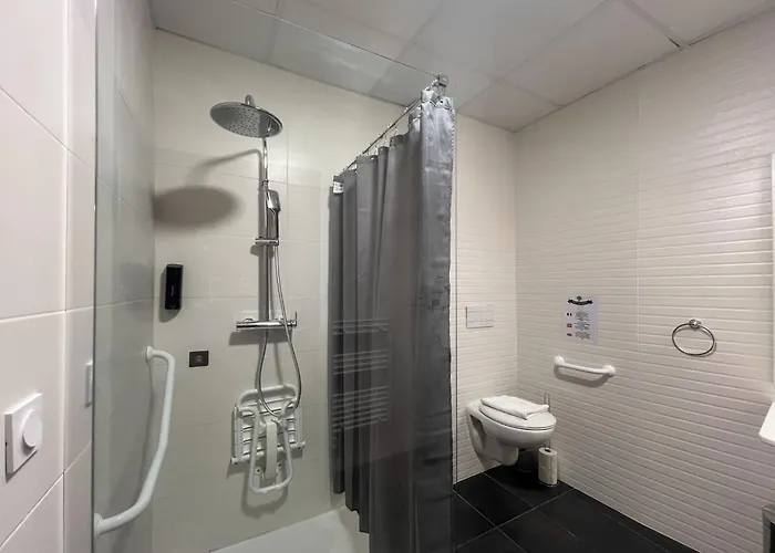 Square Hotel