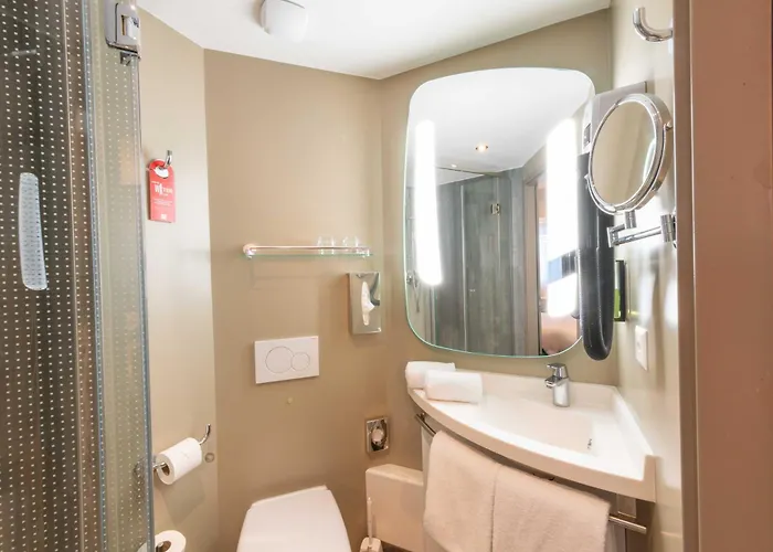 Ibis Geneve Centre Lac