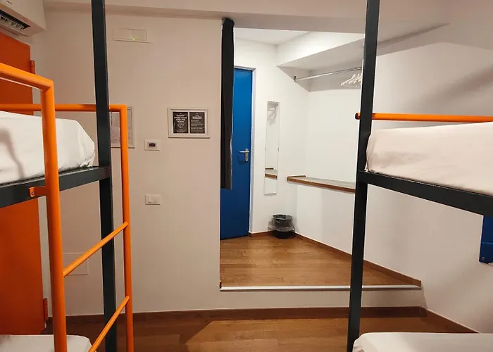 Tric Trac Hostel