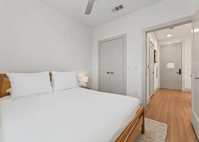 Placemakr Austin Downtown, Apartments By Hilton