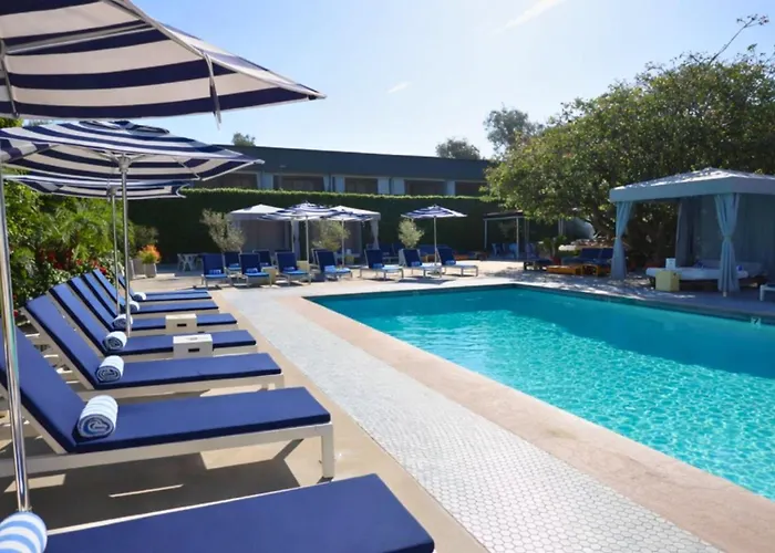 Family Hotel: Luxe Sunset Boulevard Hotel