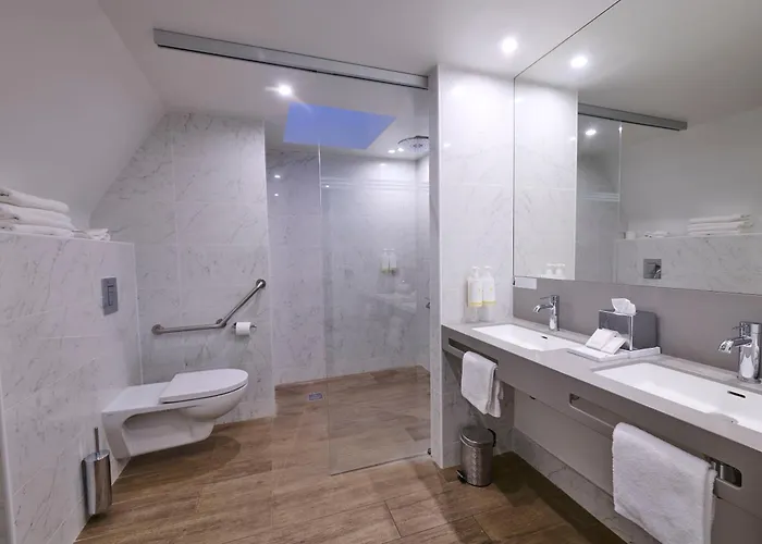 Family Hotel: Maison Philippe Le Bon Hotel, Restaurant & Bar Le 19