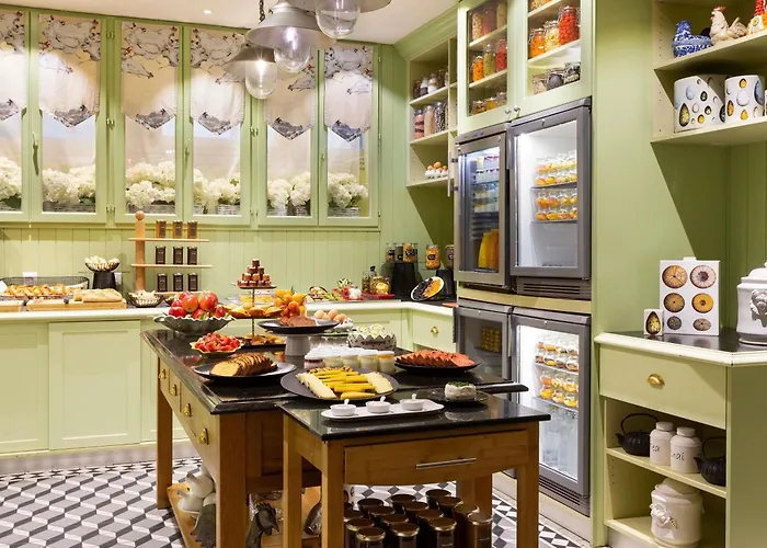 Pet Friendly hotel: Le Royal Hotel Lyon - Mgallery Collection