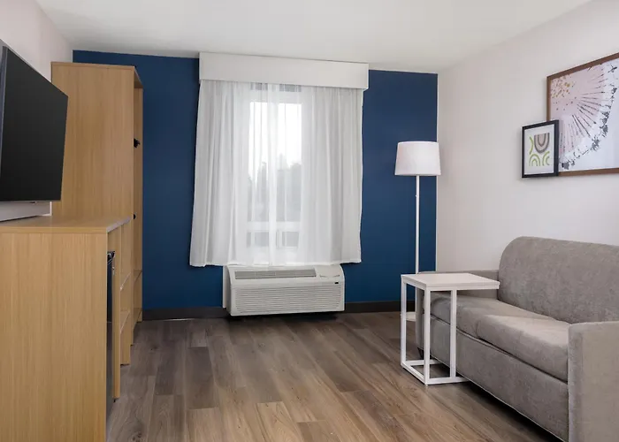 Family Hotel: Spark By Hilton Woodstock
