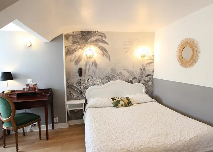 Luxury hotel only: Hotel Chopin