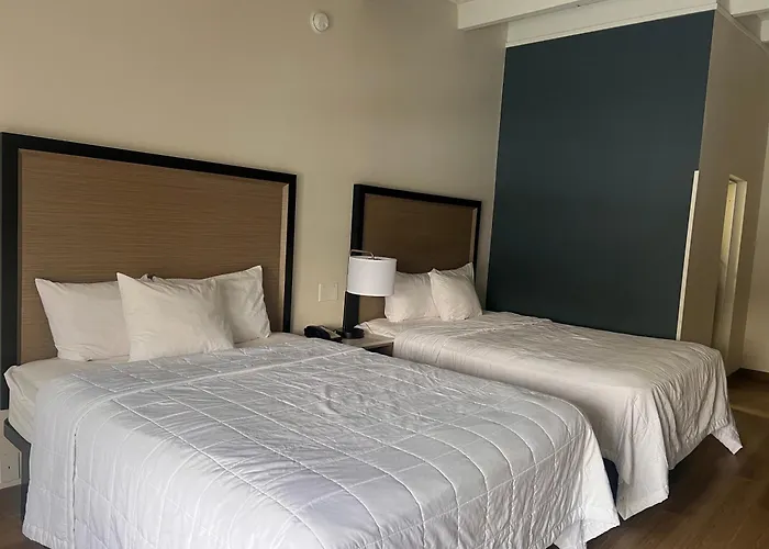 Family Hotel: Days Inn & Suites By Wyndham Lexington