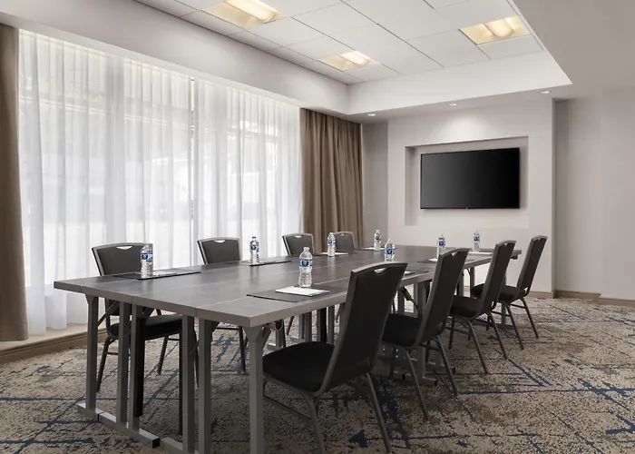 Resort: Homewood Suites By Hilton Boston Brookline-Longwood Medical