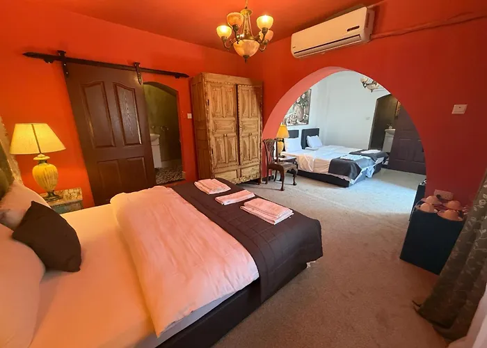 Pet Friendly hotel: Kyrenia Palace Boutique Hotel