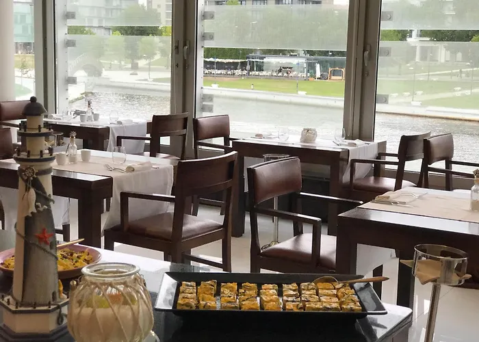 Luxury hotel only: Melia Ria Hotel & Spa