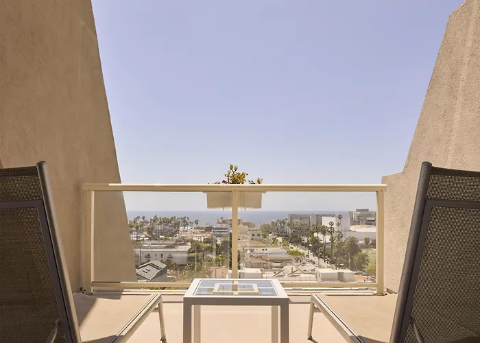 Hyatt Centric Delfina Santa Monica