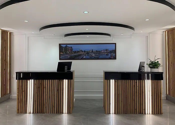 Pet Friendly hotel: The Vic, An Ascend Collection Hotel