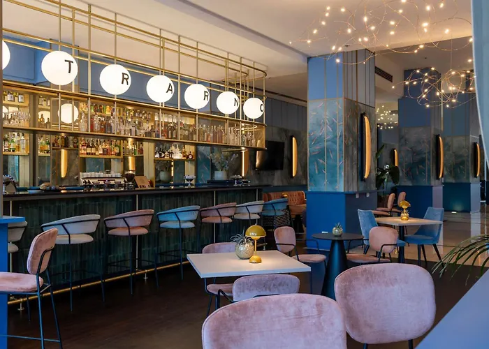 Luxury hotel only: Doubletree By Hilton Florence Metropole