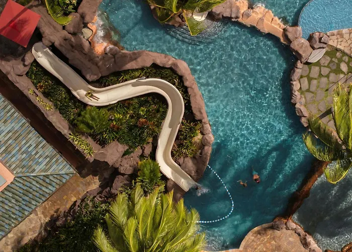 Romantic hotel: Sheraton Waikiki Beach Resort