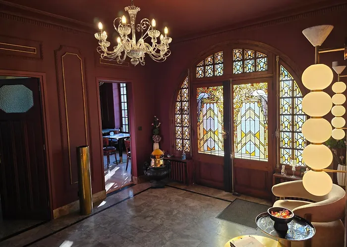 Hotels with a view Le Castel Guesthouse