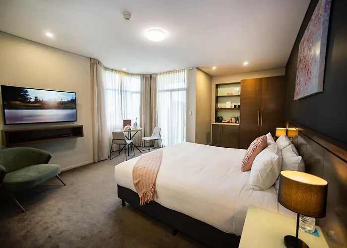 Sfera'S Park Suites & Convention Centre