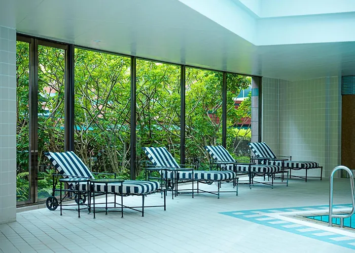 Luxury hotel only: Grand Hyatt Fukuoka