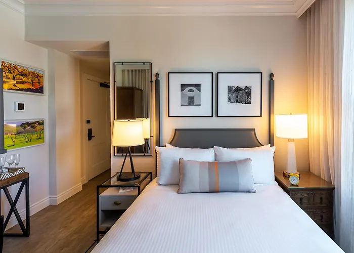Hotel E