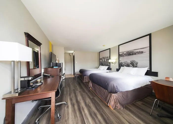 Super 8 By Wyndham Kingston