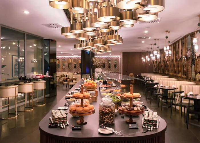 Hotel with pool: Bessahotel Liberdade