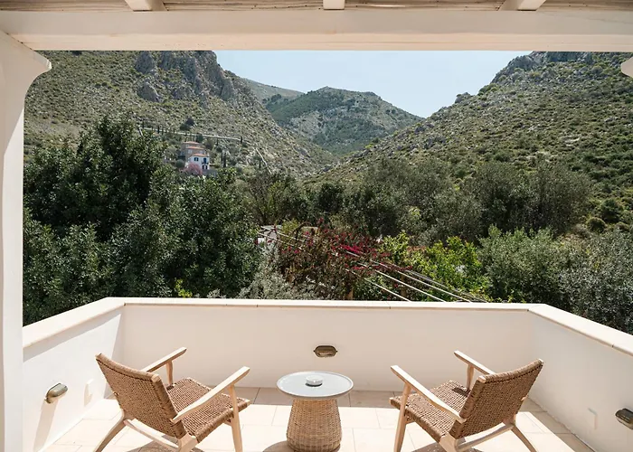 Family resorts Bellevalia Hydra
