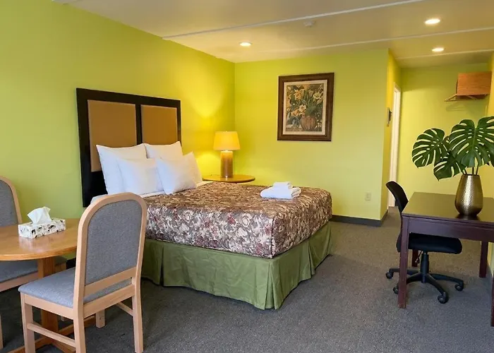 6032 Persepolis Inn