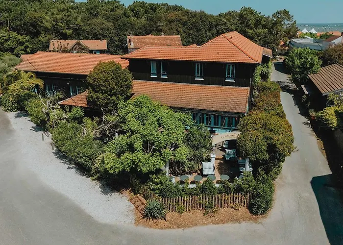 La Maison Du Bassin