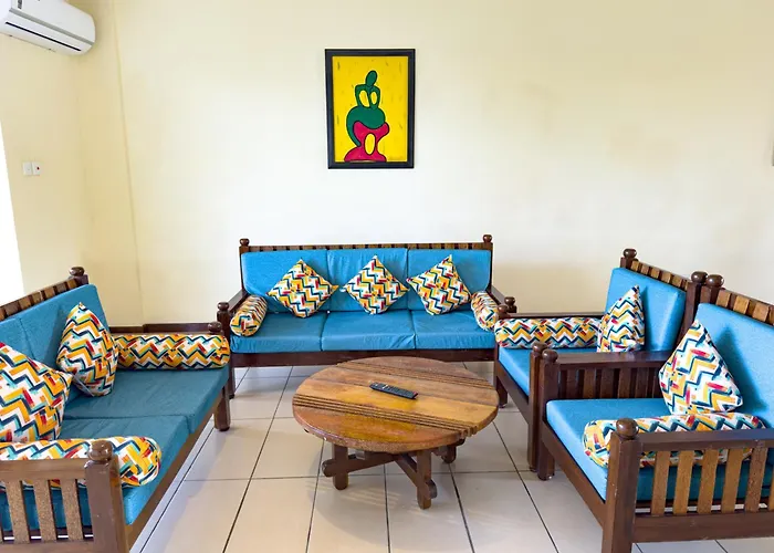 Cityblue Creekside Hotel & Suites