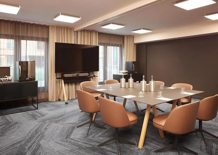 Hotels with pool Adina Apartment Dusseldorf