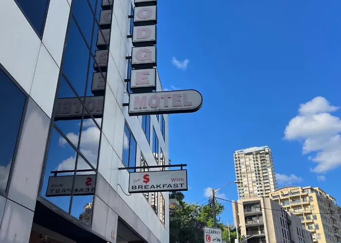 Cheap hotel: Edgecliff Lodge Motel