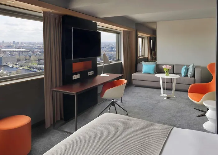 Hotel Jacuzzi: Moevenpick Hotel Amsterdam City Centre