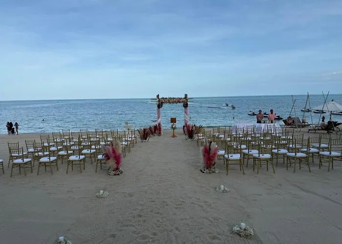 Thai House Beach Resort
