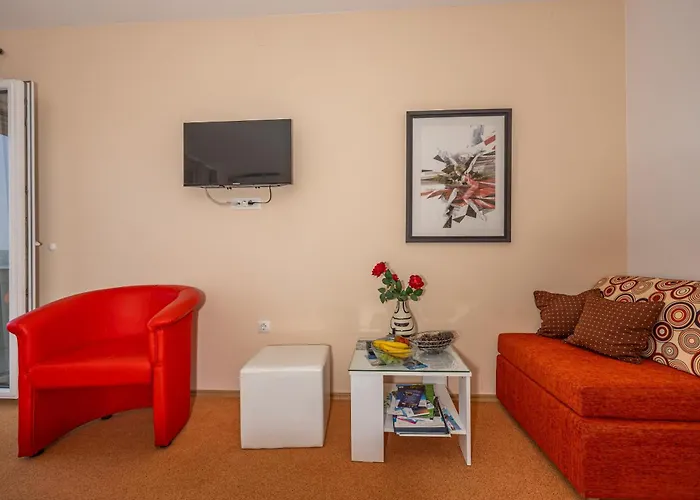 Family Apartments Vesna- 100 M Beach -Center Crikvenica