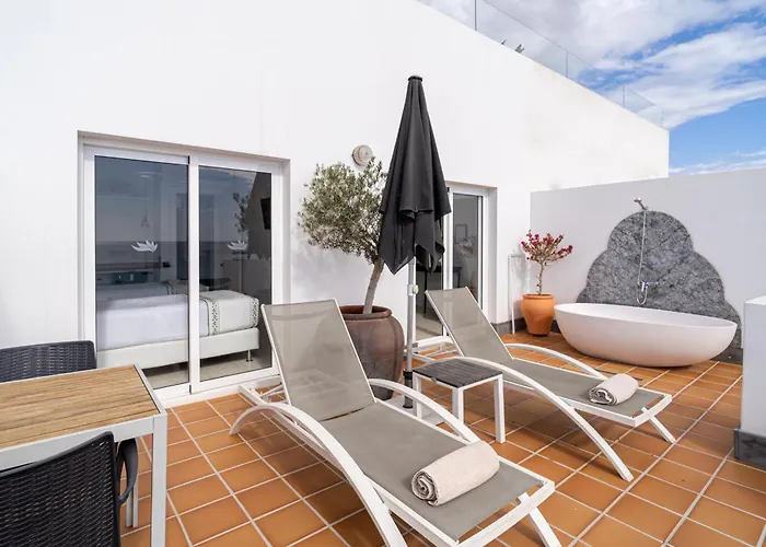 Apartamentos Islamar Arrecife (Adults Only)