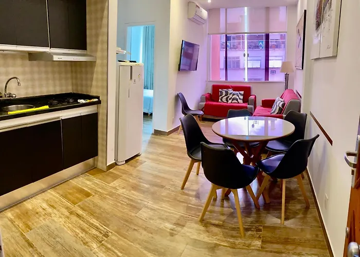 Apartamento Xavier da Silveira 40