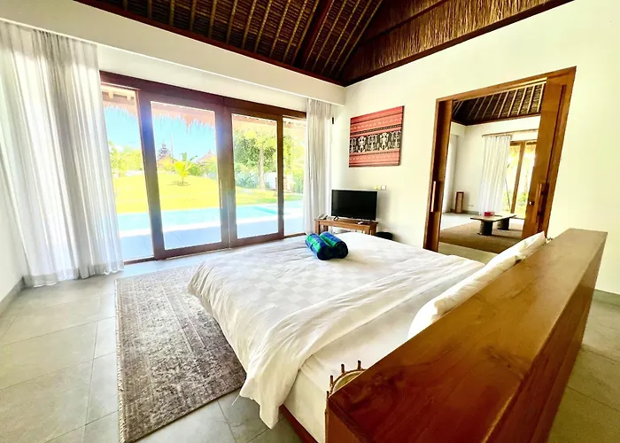 Peninsula Bay Resort
