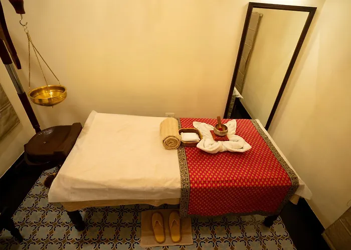 Romantic hotels Brijrama Palace, Varanasi - By The Ganges