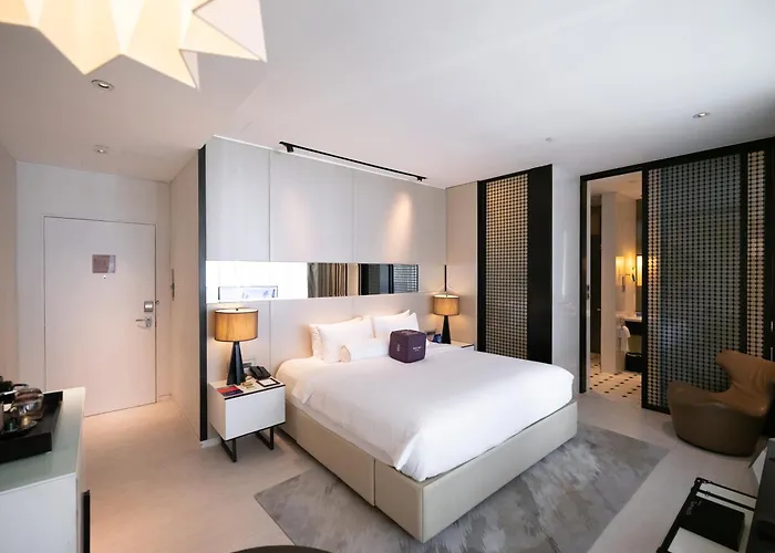  Naumi Singapore