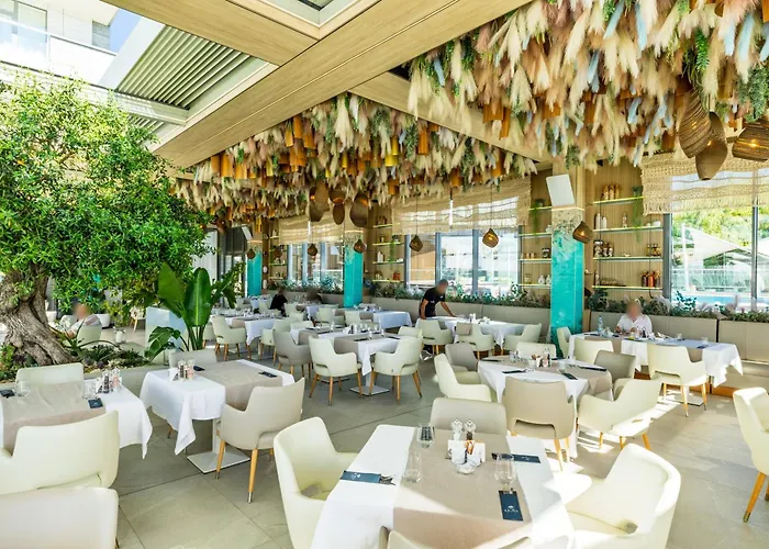 Hotel Opera Mamaia