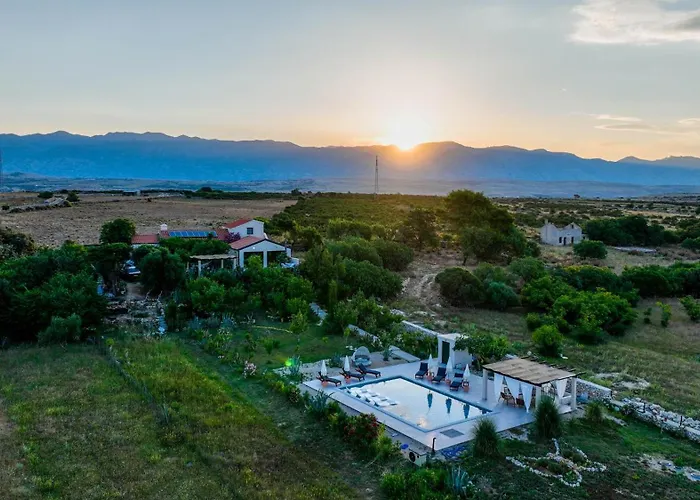 Slatina Near Zrce Beach