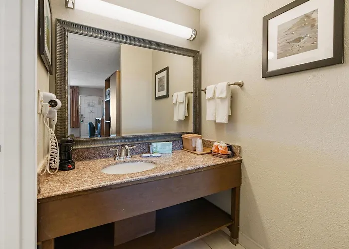 Beachfront Palms Resort Galveston, An Ascend Collection Hotel