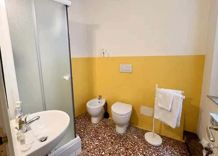 Vicolo Dell'Oro